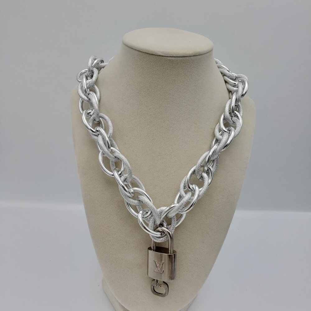 Authentic Louis Vuitton Padlock w/Unbranded Stainless Steel Plated Silver Chain - Picture 5 of 6